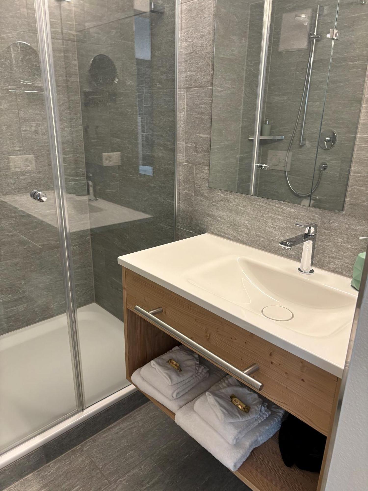 Appart Hotel Pitschonia Self Check-In 安迪尔 外观 照片